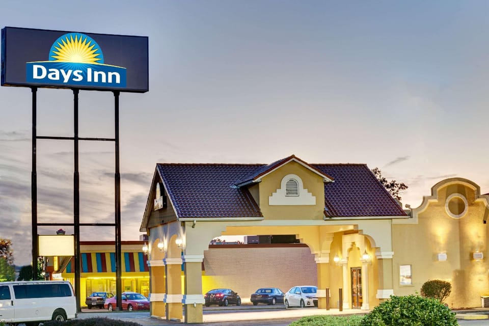 Days Inn by Wyndham Louisville Airport Fair and Expo Center Hotel in Louisville