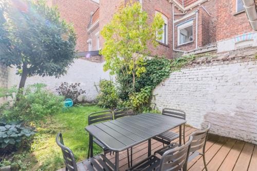 3 bedroom house with garden, near Lille Hotel in Lille