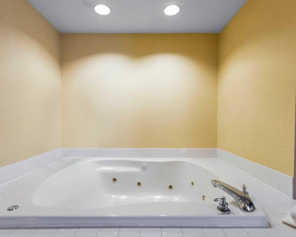 Quality Inn Dry Ridge Hotel in Williamstown