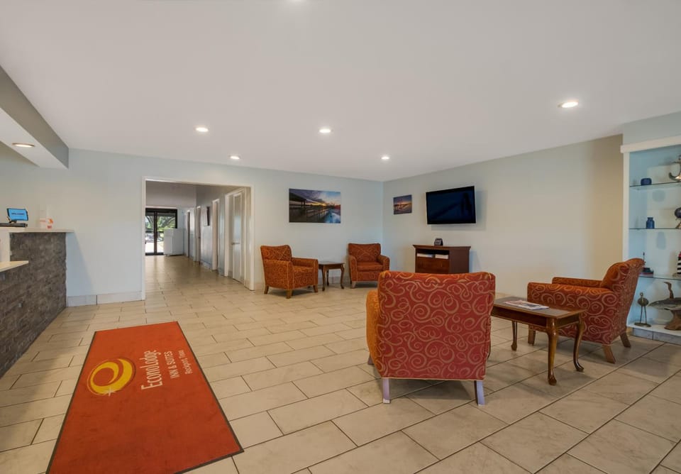 Econo Lodge Inn & Suites Fulton - Rockport Hotel in Fulton
