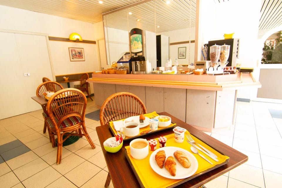 EGG HOTEL - HOTEL LES GENS DE MER Dieppe Hotel in Dieppe