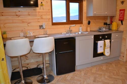 The Hive Lodge Cabin at Ashes Farm, near Settle Lodge in Craven District
