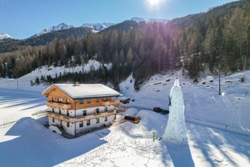 Nedererhof - Zimmer Edelweiß mit Gemeinschaftskuche Hotel in Trentino-South Tyrol