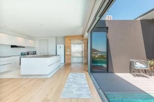 Amara 2 -Designer Penthouse with spectacular views Hotel in Camps Bay