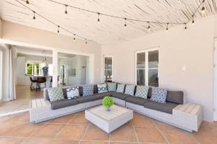 Sublime five bed property in glorious setting Hotel in Cape Town