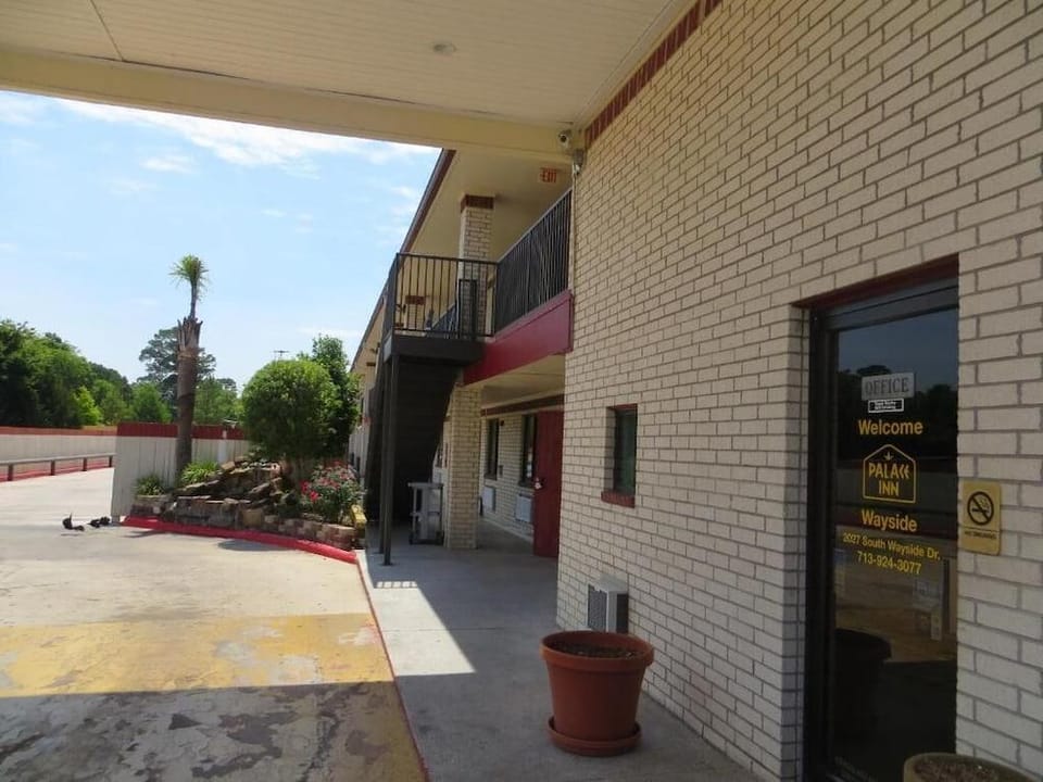 Palace Inn I-45 & Wayside Hotel in Harris County