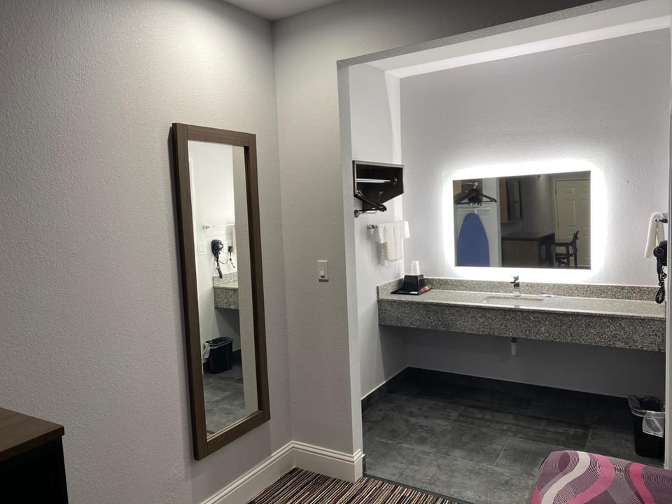 Palace Inn Crosby Hotel in Harris County