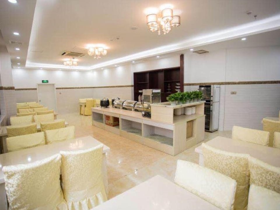 Vatica Hangzhou Linan Qianwang Street Hotel Hotel in Hangzhou