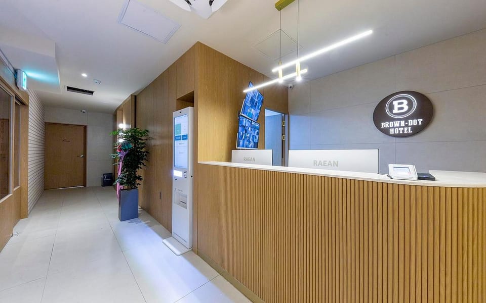 Cheonan Brown Dot Cheonan Terminal Branch Motel in South Korea