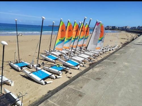 STUDIO 3 Mn de la PLAGE Terrasse Velos Proche de la ville fortifiee Hotel in St-Malo