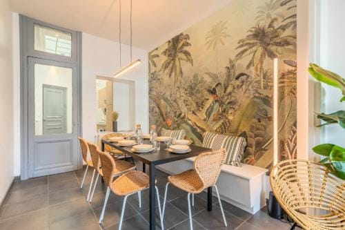 4-bedroom house centre, near the metro + car park Hotel in Flanders