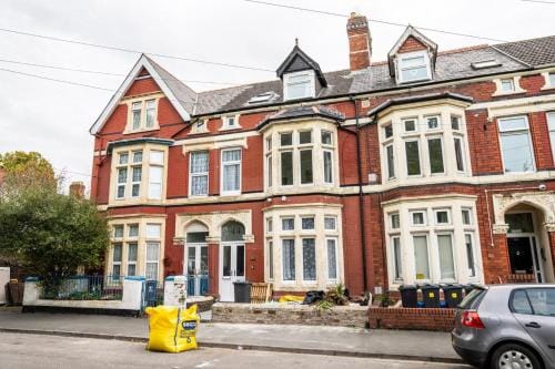 Smart TV | WiFi | Free Parking Hotel in Cardiff