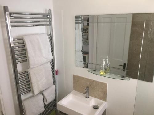 Cedar Shade Cottage Ensuite Private Annexe with Parking Hotel in Sidmouth