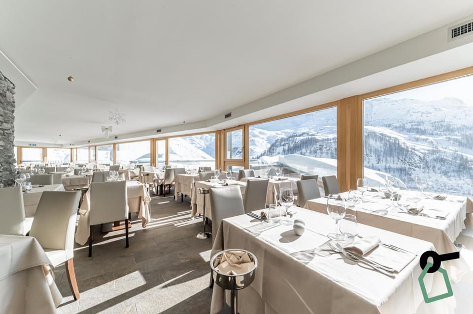HOTIDAY Room Collection - Cervinia Hotel in Breuil-Cervinia