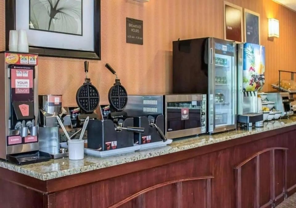 Howard Johnson by Wyndham Columbus State Fairgrounds I-71 Hotel in Ohio