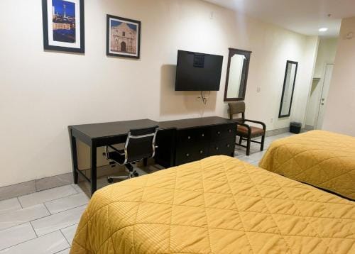 Pecan Valley Inn & Suites Hotel in San Antonio