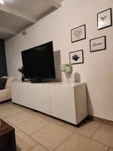 Suite 2 lits Auberge du Manala Hotel 24 24 proche Basel Hostel in Saint-Louis