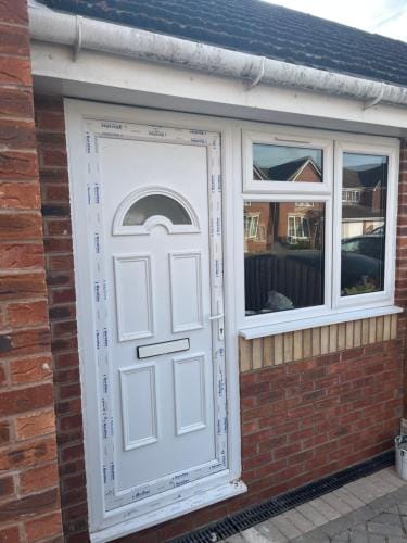 Self contained room, en-suite with separate lockable front door, located in an exclusive area Hotel in England
