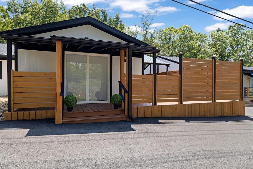 The Lofts on Indian Point - Near Silver Dollar City Hotel in Indian Point