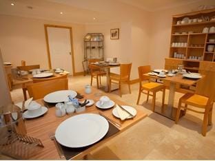Holly Lodge Hotel in Alnwick
