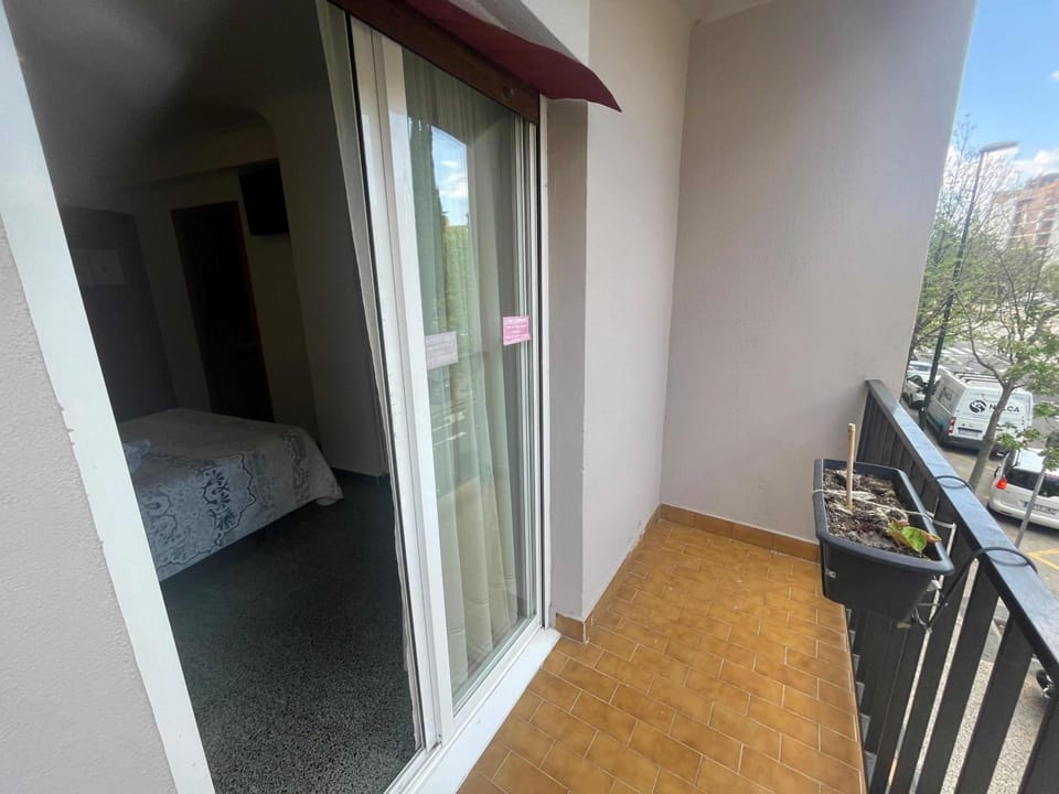 Hostal Cumbre Hostel in Zaragoza