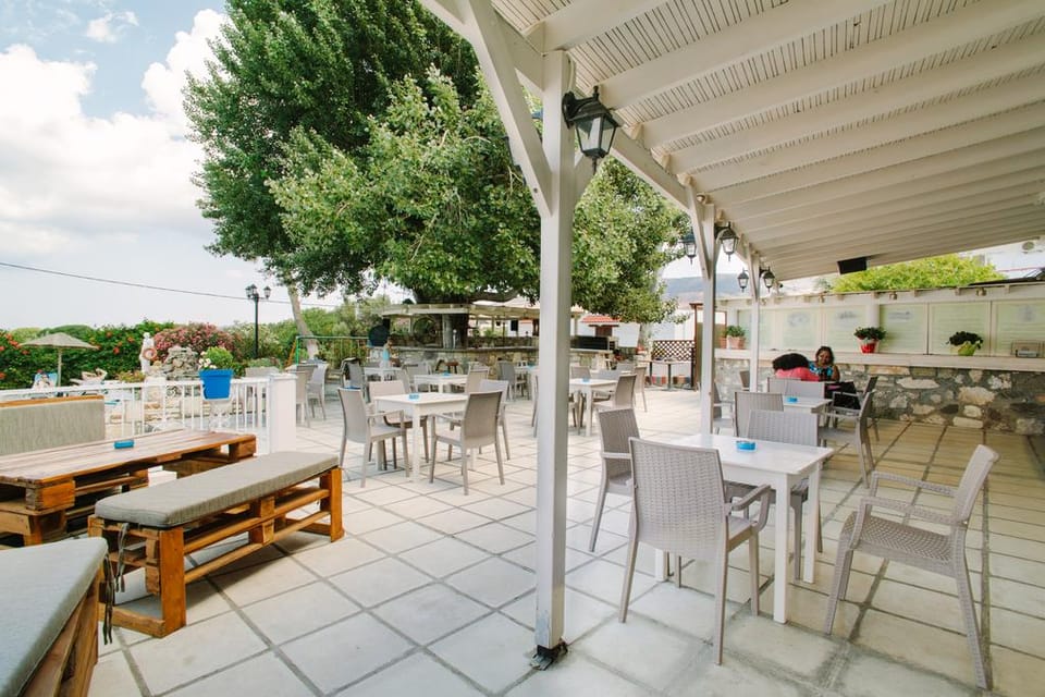 Ampavris Family Apartments Hotel in Kos