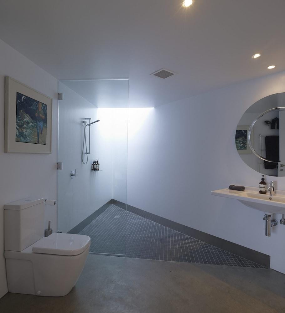 Rocky Hills Retreat Hotel in Tasmania