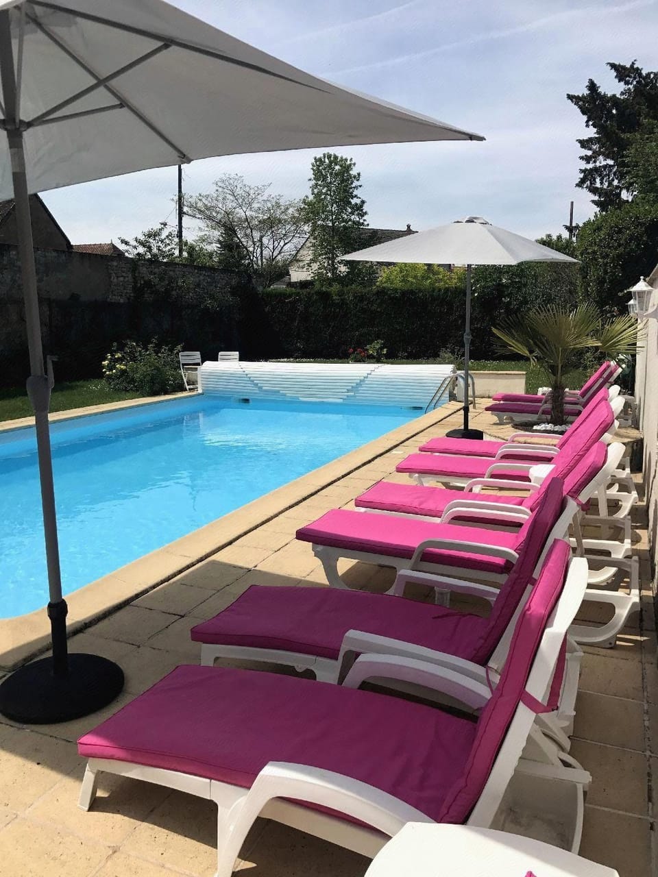 Logis Hotel Le Cheval Blanc Hotel in Centre-Val de Loire