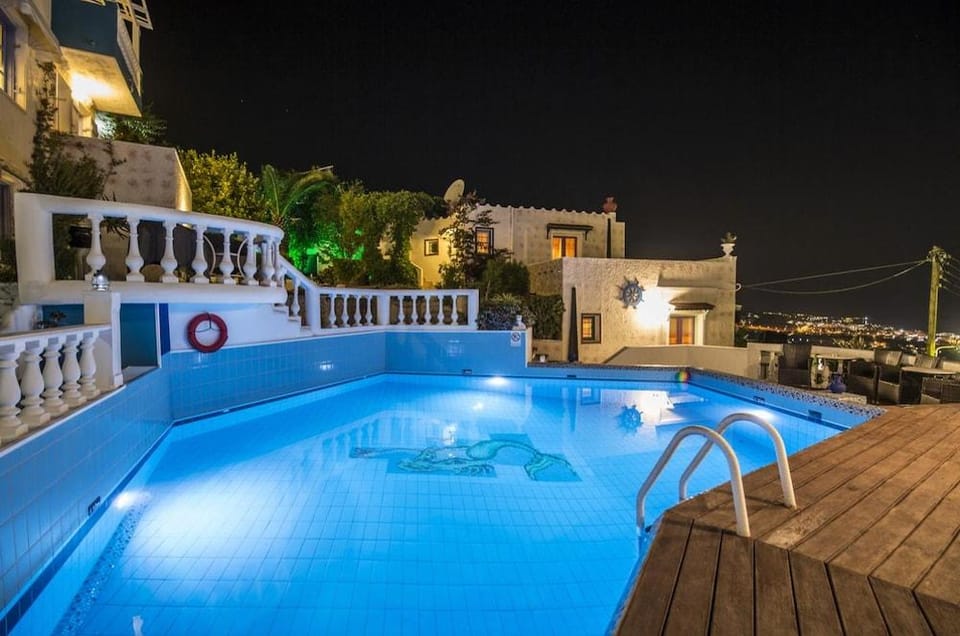 Breath Taking Views Standard Apartment for Adults Only, Families, Couples Hotel in Piskopiano