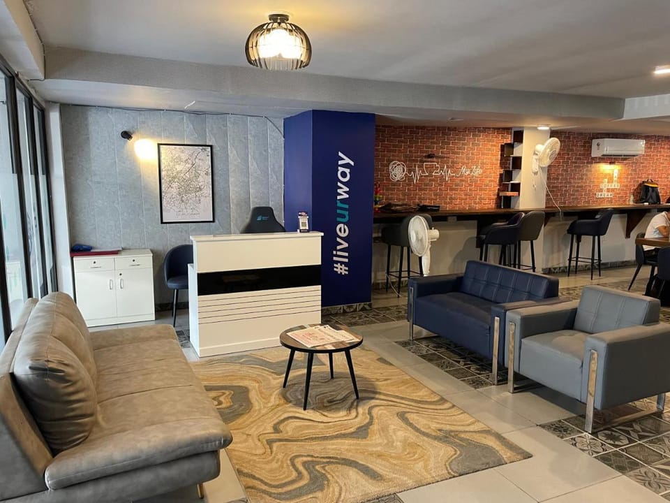 FlxHo Duo-Golf Course Road Hotel in Gurugram