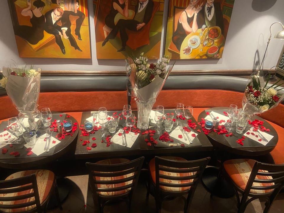 L'Olympique 1924 Hotel in Courbevoie