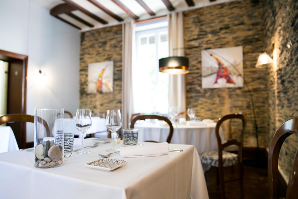 Logis Auberge De L'ombree Hotel in Pays de la Loire