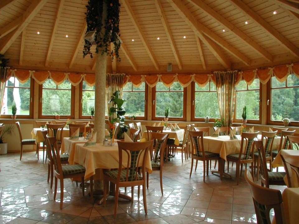 Jagdhof Klein Heilig Kreuz Hotel in Hesse