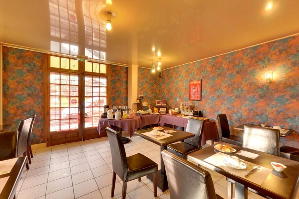 Logis Auberge des Vieux Chenes Hotel in Nouvelle-Aquitaine