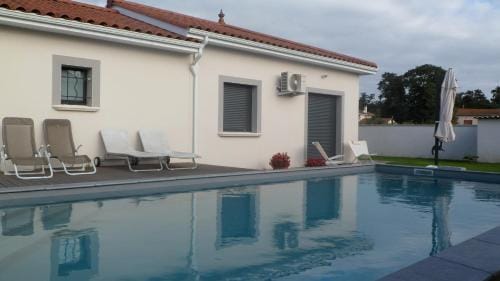 Le Clos du Pontet Hotel in Auvergne-Rhône-Alpes