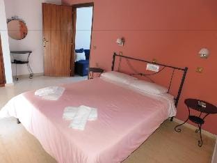 Anna-Ageliki Apartments Hotel in Crete