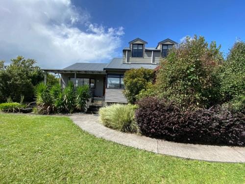 Dinsdale oasis and private spa pool Hotel in Hamilton