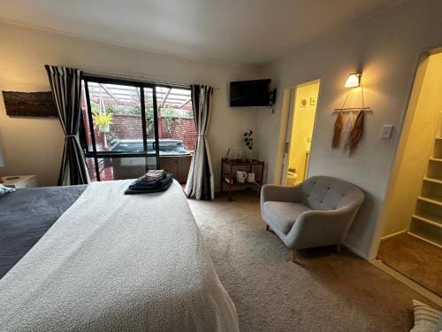 Dinsdale oasis and private spa pool Hotel in Hamilton