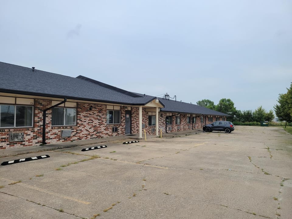 The Jeffreys Hotel Extended Stay Hotel in Iowa