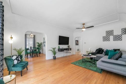 Cozy Retreat near Beverly Hills Parking, Laundry, Parking Hotel in Beverly Hills