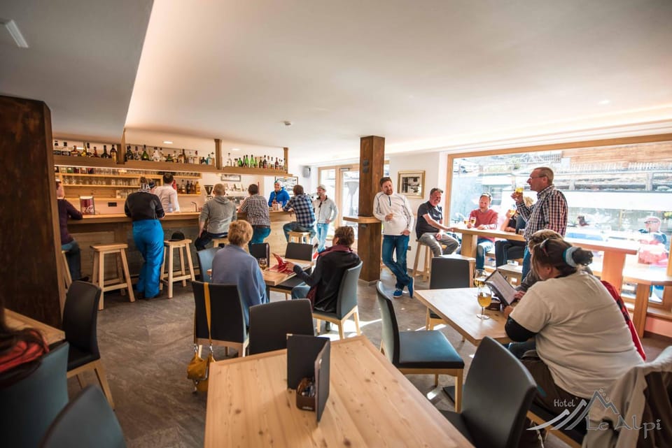 Bar/lounge
