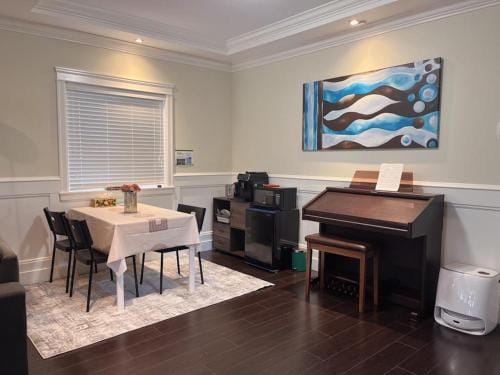 Near Skytrain and QUIET Private Bedroom Ensuite BathRM, Free Wifi & Coffee, Cozy Hotel in Burnaby