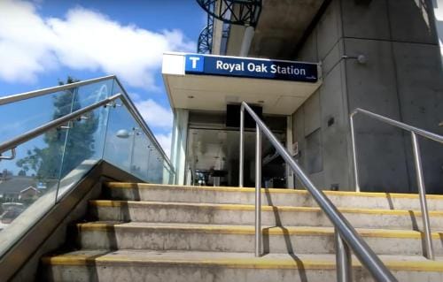 Near Skytrain and QUIET Private Bedroom Ensuite BathRM, Free Wifi & Coffee, Cozy Hotel in Burnaby