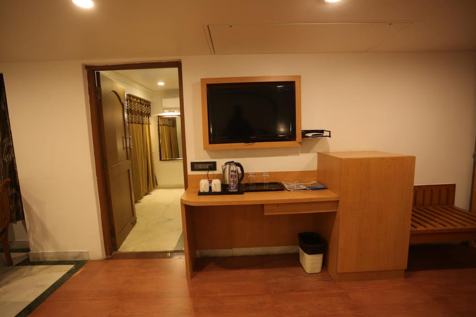 Dfront Golden Palace Hotel in Tamil Nadu