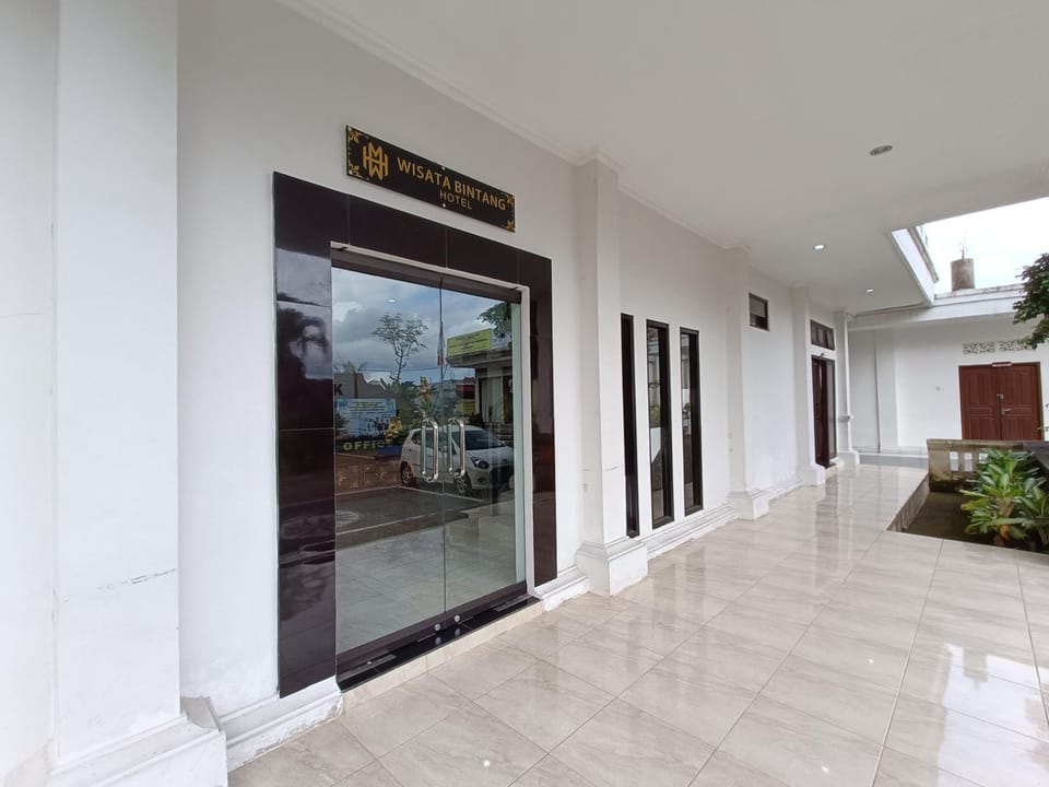 Wisata Bintang Hotel Hotel in Blahbatuh