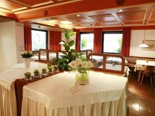 Parkhotel Tirolerhof Hotel in Algund