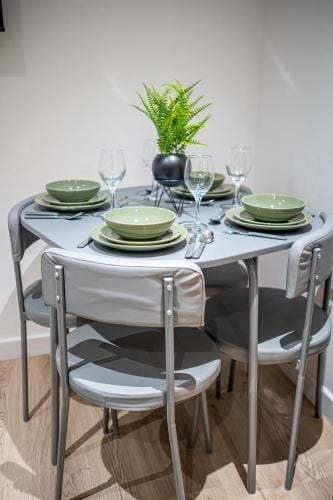 2-Bedroom Cozy Hideaway Close to Hollingworth Lake in Milnrow Hotel in Oldham District