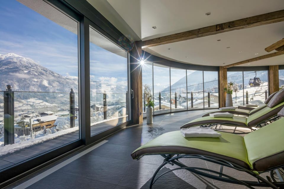 Hotel Waldfriede - Der Logenplatz im Zillertal Hotel in Tyrol