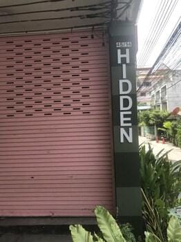 Hidden Room Hotel in Bangkok