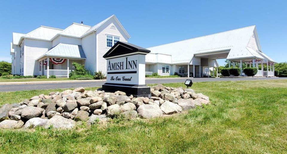 Amish Inn Hotel in Indiana
